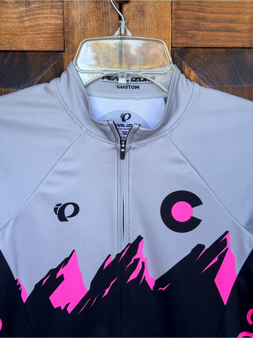 Pearl Izumi Colorado Cycling Jersey - Gray & Pink - Picture 3 of 9